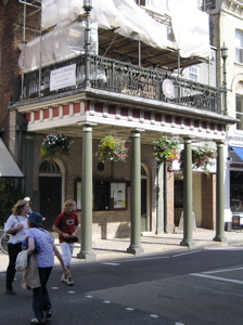 [An image showing Moot Hall]